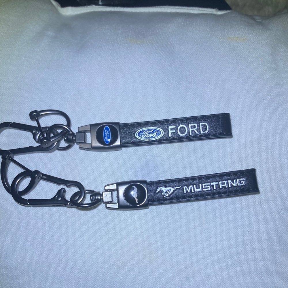 Ford Black Mustang Keychain Duo